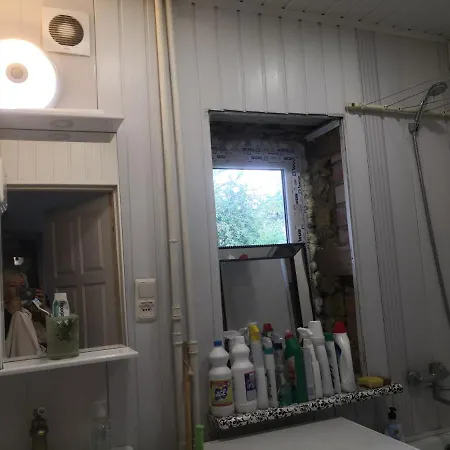 Kambario Nuoma Namelyje Botel *